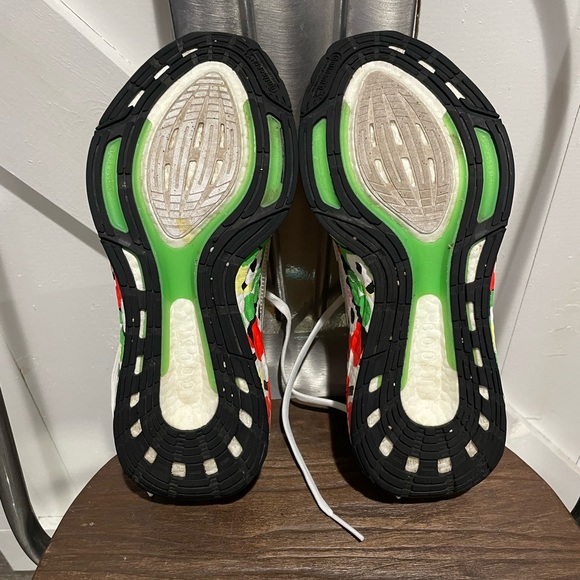 Adidas Women Marimekko Ultraboost Floral White Sneakers - Picture 10 of 12